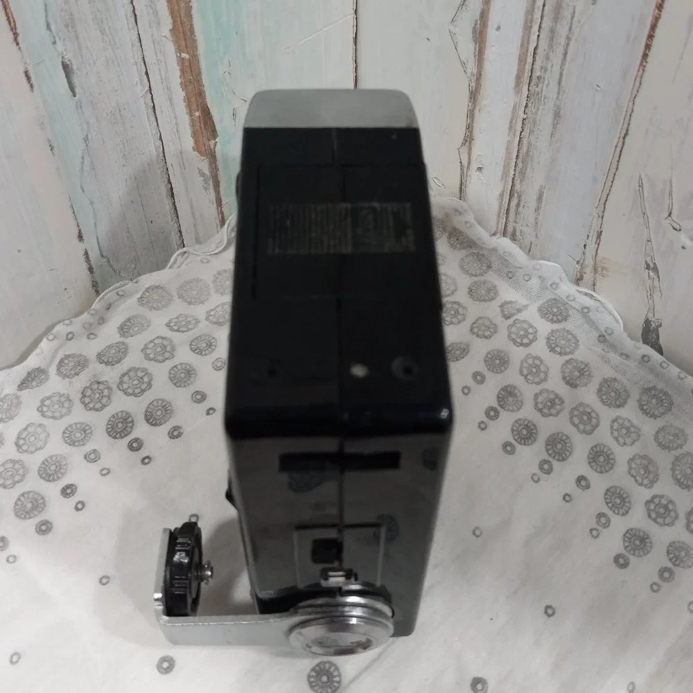 Kako 828 Electronic Flash w/ Built-in Cord